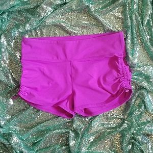 Fabletics ☆ Bright Fuchsia Short - Buttery Soft